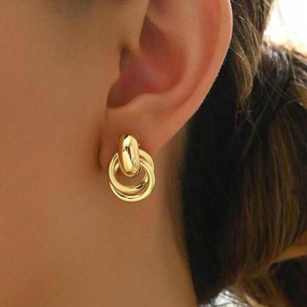 18K Gold Knot Stud Earrings